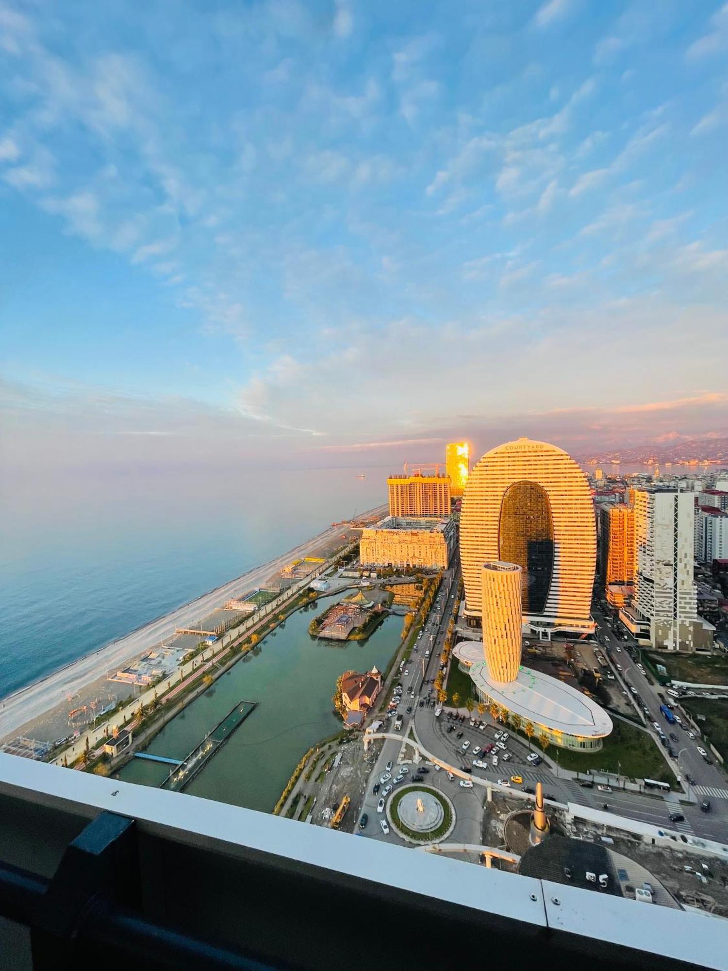 Luxury Batumi Hotel Exteriör bild