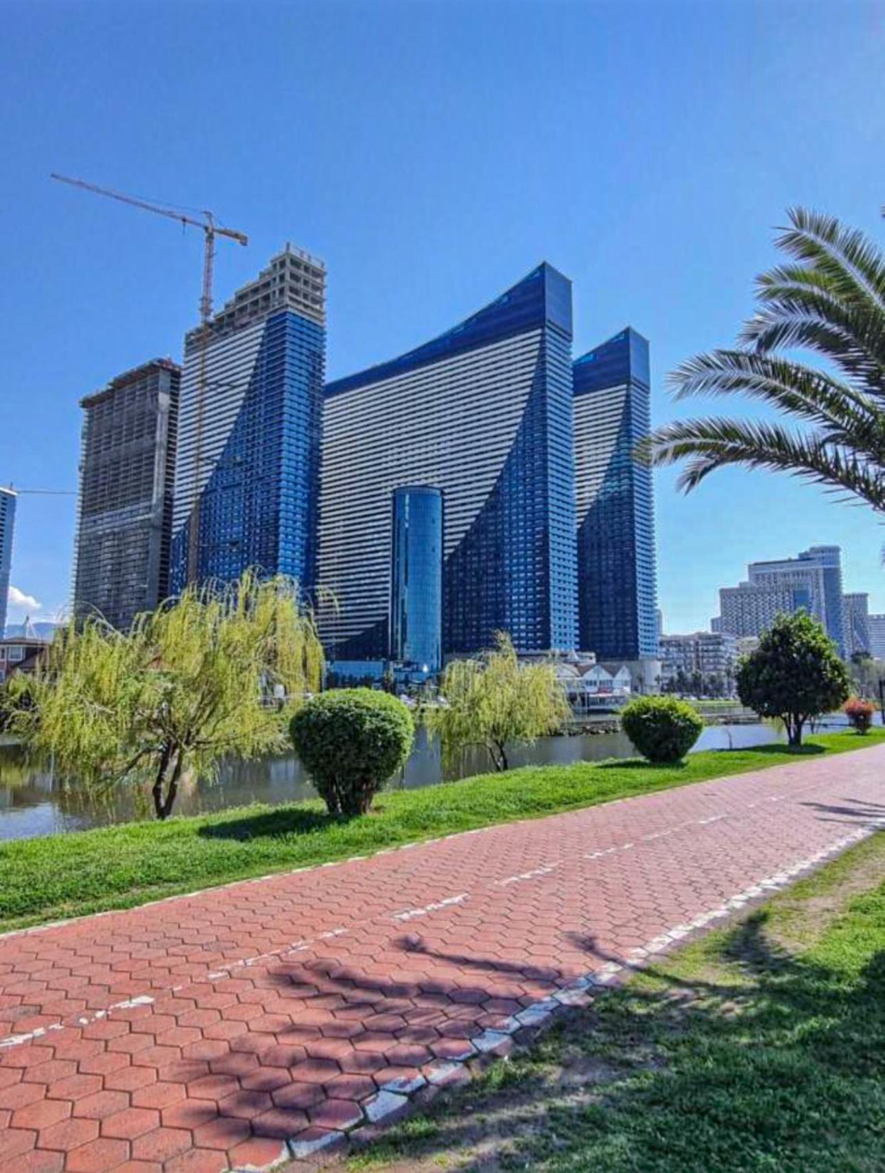Luxury Batumi Hotel Exteriör bild