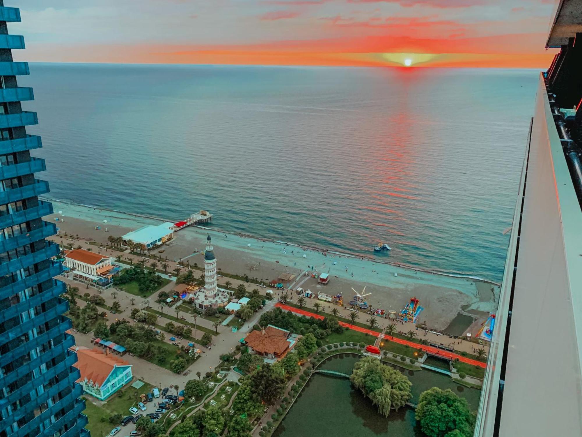 Luxury Batumi Hotel Exteriör bild