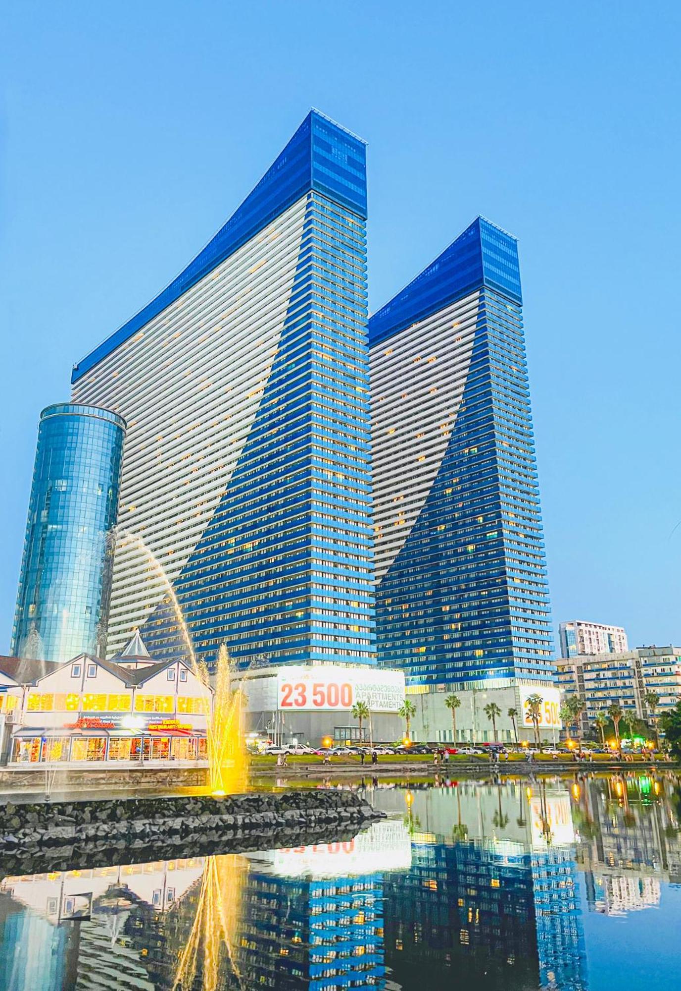 Luxury Batumi Hotel Exteriör bild